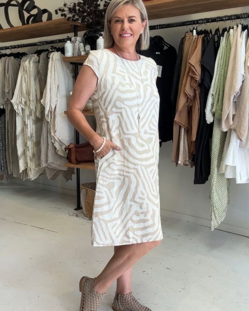 Nelia™ - Vasaros suknelė su apvaliu iškirpimu ir gražiu raštu