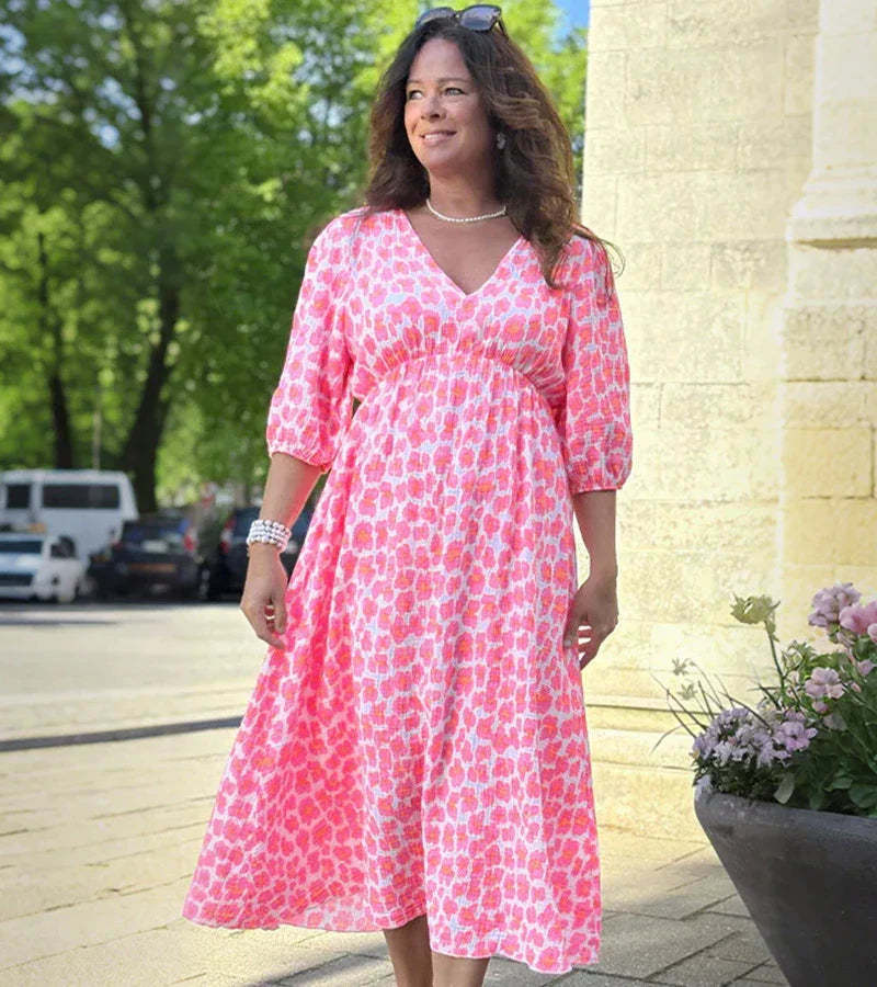 Mira – Suknelė su Gražiu Raštu