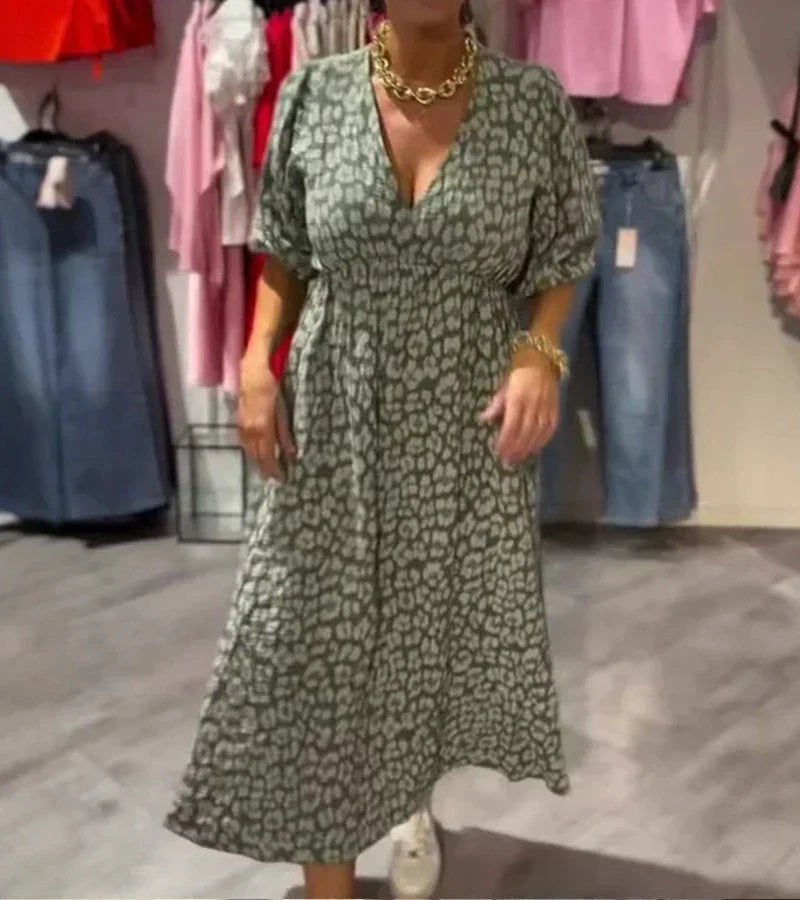 Mira – Suknelė su Gražiu Raštu