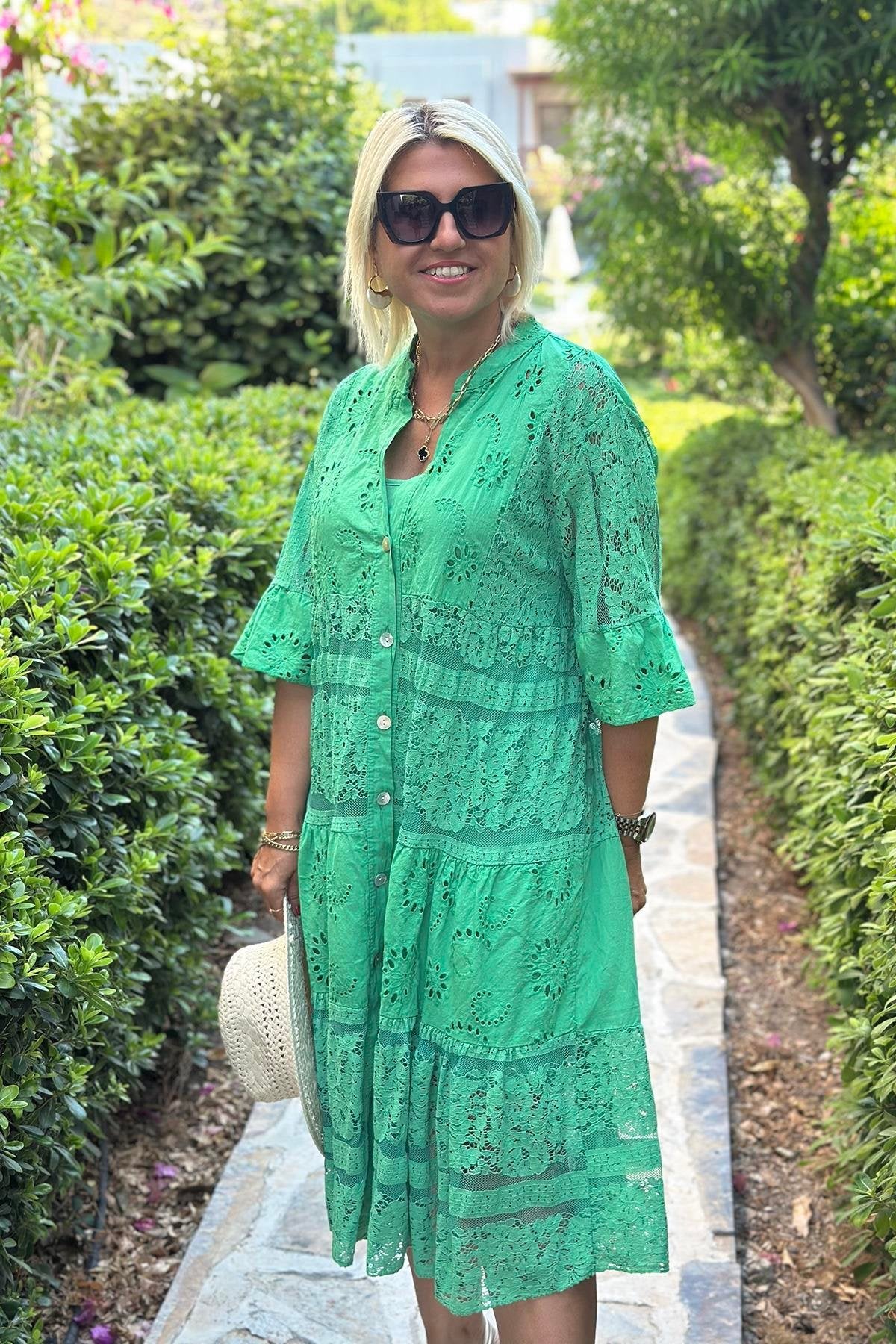 Mirelle – Laiko neturinti suknelė su rafinuotais akcentais